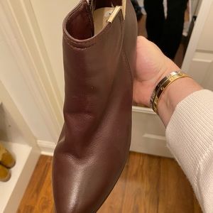 Burgundy heel bootie